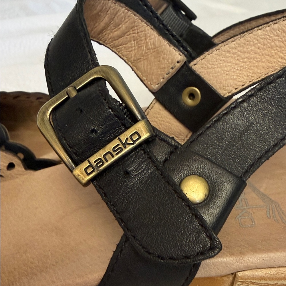 Dansko Black Leather Scalloped mary jane Clogs with Wood-Tone Heel sz 38 - Picture 3 of 8